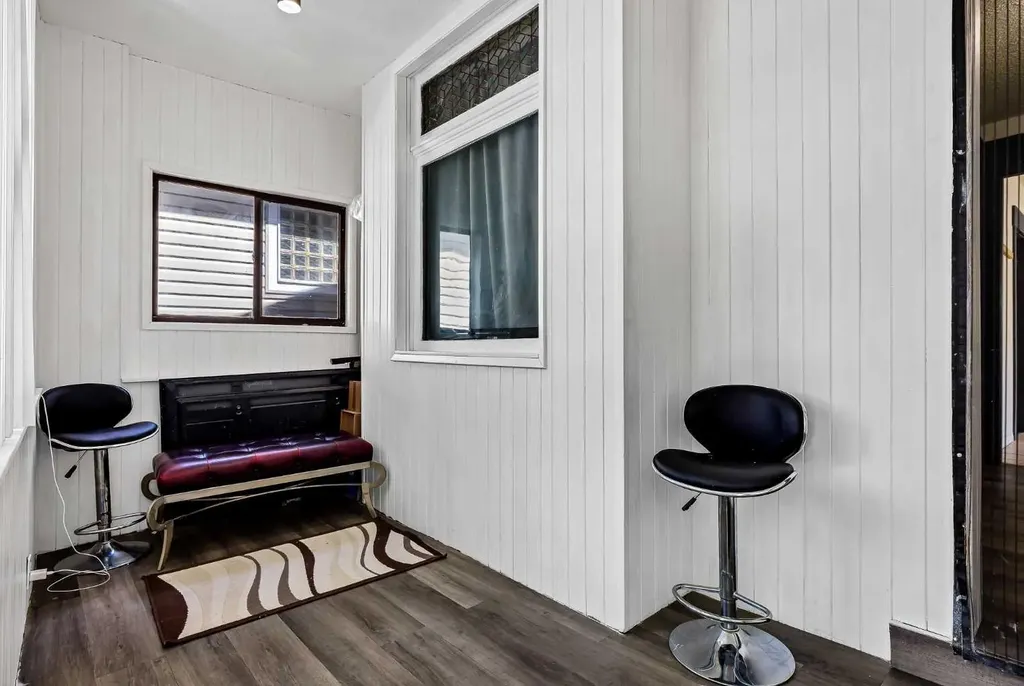 2906 17 Street SW Calgary AB T2T 4N5