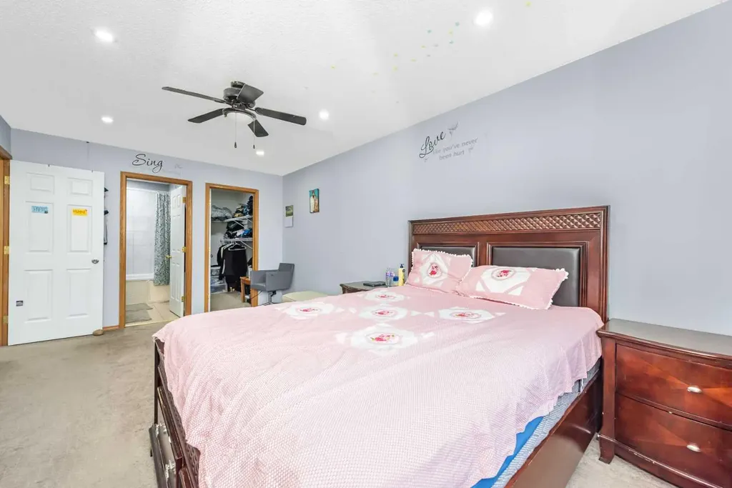 7820 Laguna Way NE Calgary AB T1Y 7G8