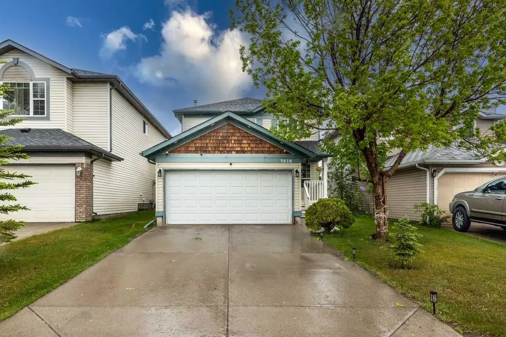 7820 Laguna Way NE Calgary AB T1Y 7G8