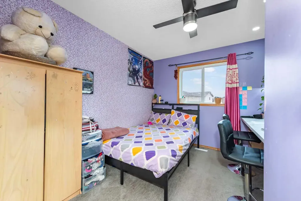 7820 Laguna Way NE Calgary AB T1Y 7G8