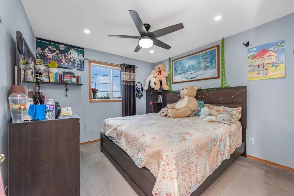 7820 Laguna Way NE Calgary AB T1Y 7G8