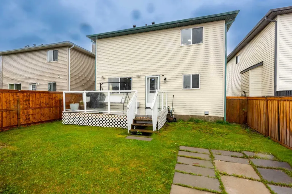 7820 Laguna Way NE Calgary AB T1Y 7G8