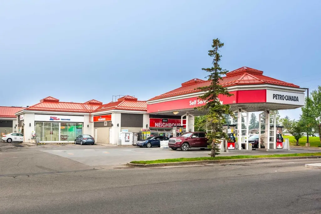 7820 Laguna Way NE Calgary AB T1Y 7G8