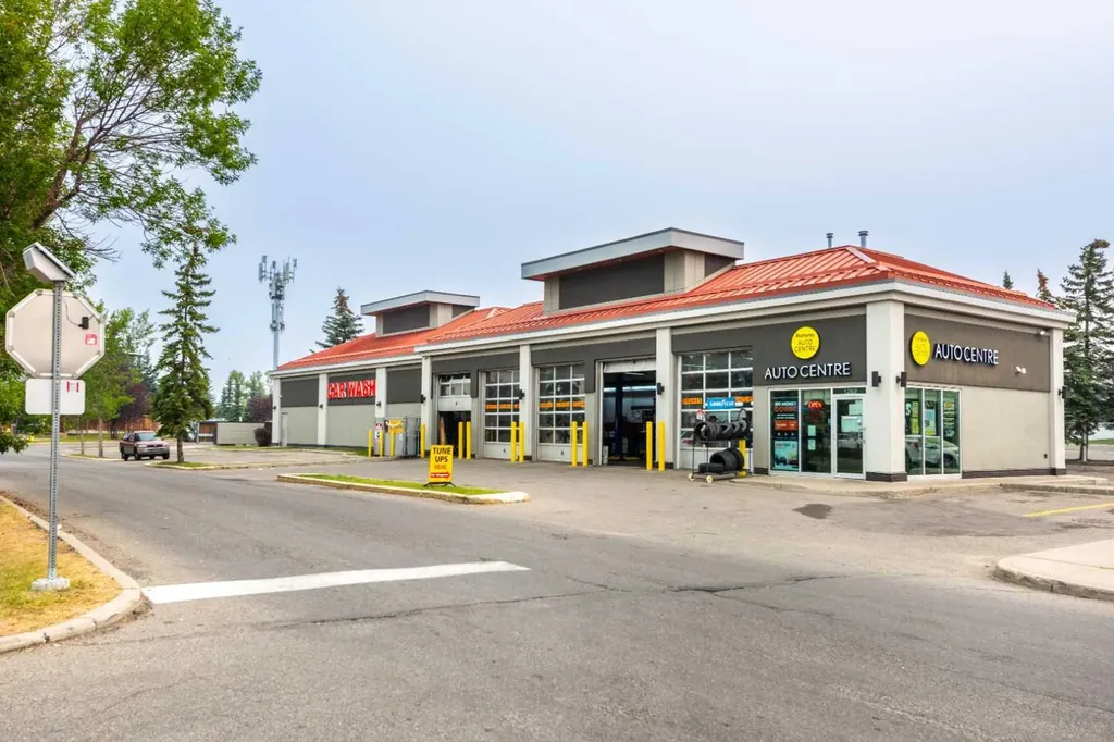 7820 Laguna Way NE Calgary AB T1Y 7G8