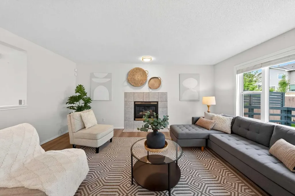 337 Citadel Drive NW Calgary AB T2G 4V9