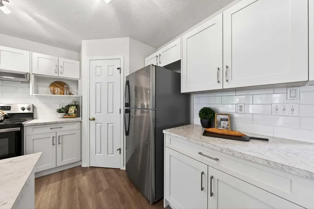 337 Citadel Drive NW Calgary AB T2G 4V9