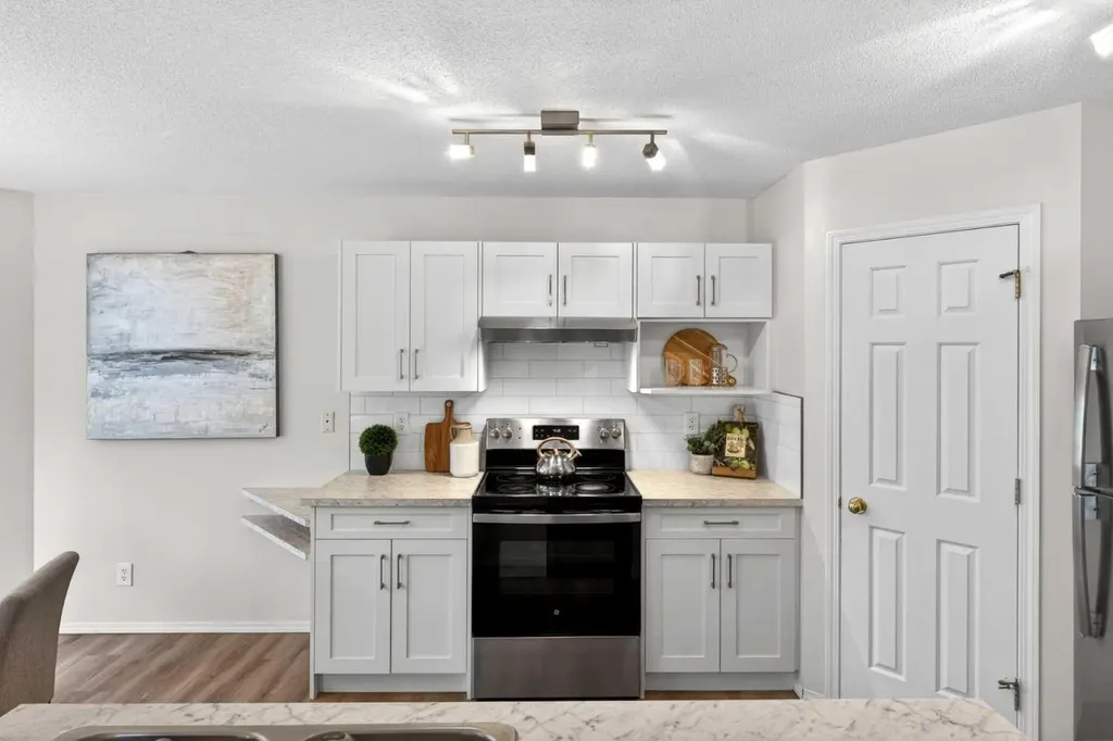 337 Citadel Drive NW Calgary AB T2G 4V9