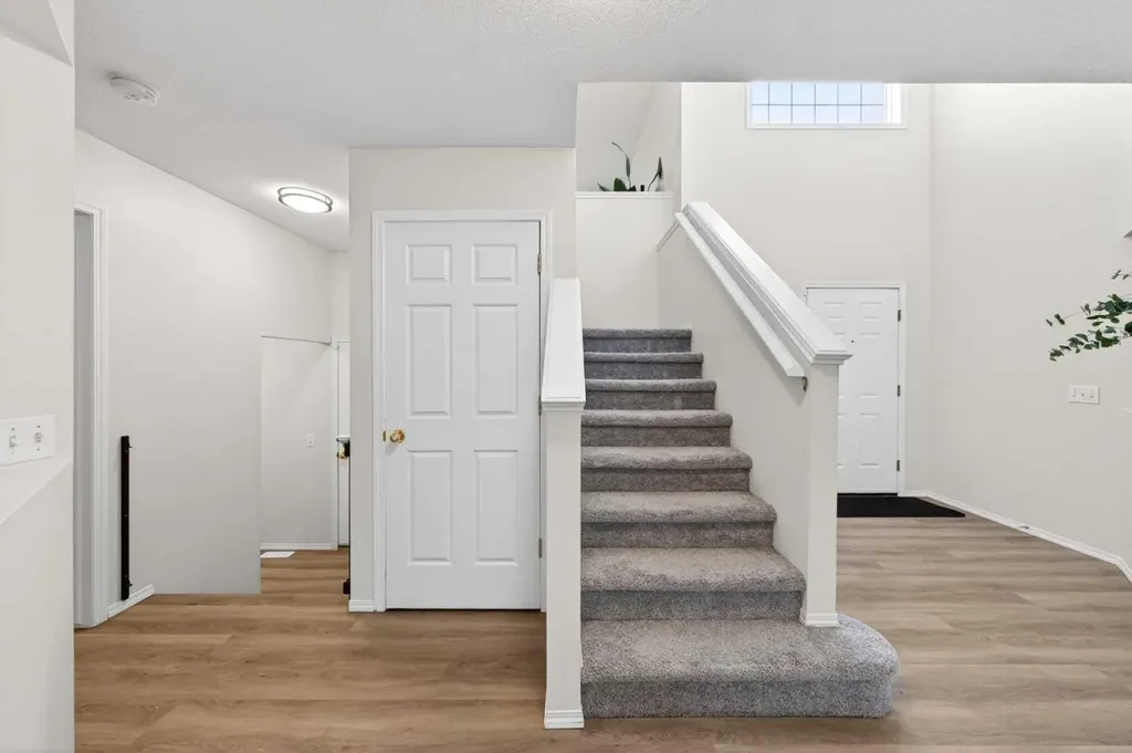 337 Citadel Drive NW Calgary AB T2G 4V9