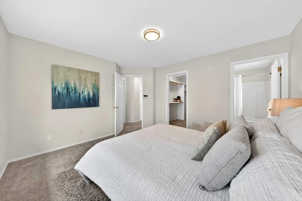 337 Citadel Drive NW Calgary AB T2G 4V9