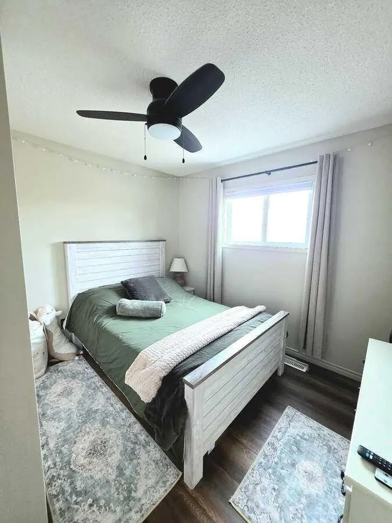 1630 31 Street SE Medicine Hat AB T1A8J8