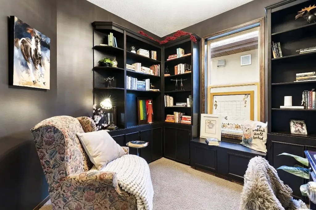 382 Tuscany Ravine Road NW Calgary AB T3L 3A9