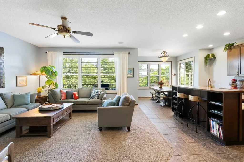 382 Tuscany Ravine Road NW Calgary AB T3L 3A9