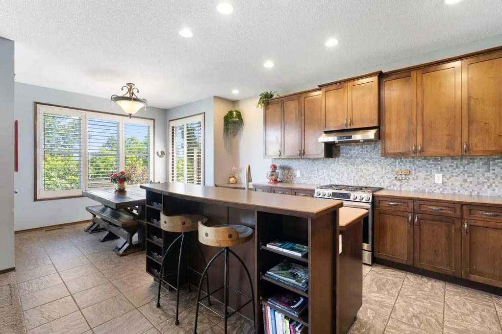 382 Tuscany Ravine Road NW Calgary AB T3L 3A9