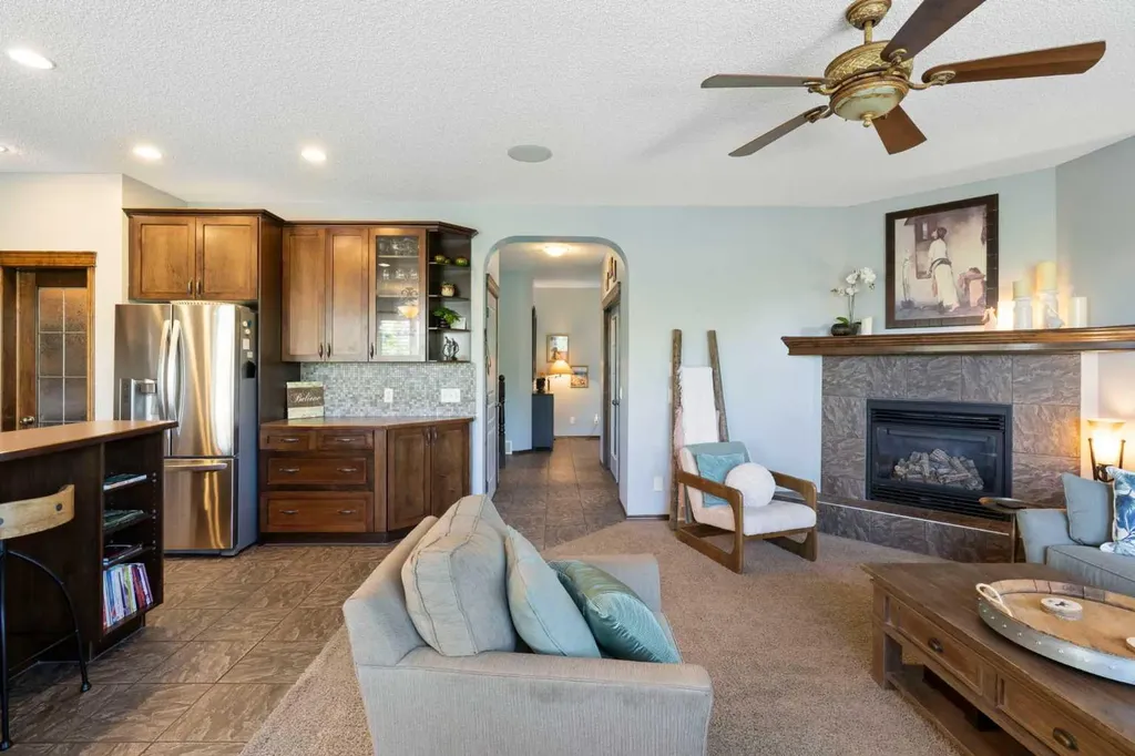 382 Tuscany Ravine Road NW Calgary AB T3L 3A9