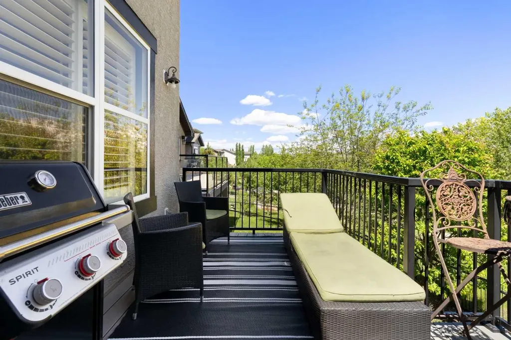 382 Tuscany Ravine Road NW Calgary AB T3L 3A9