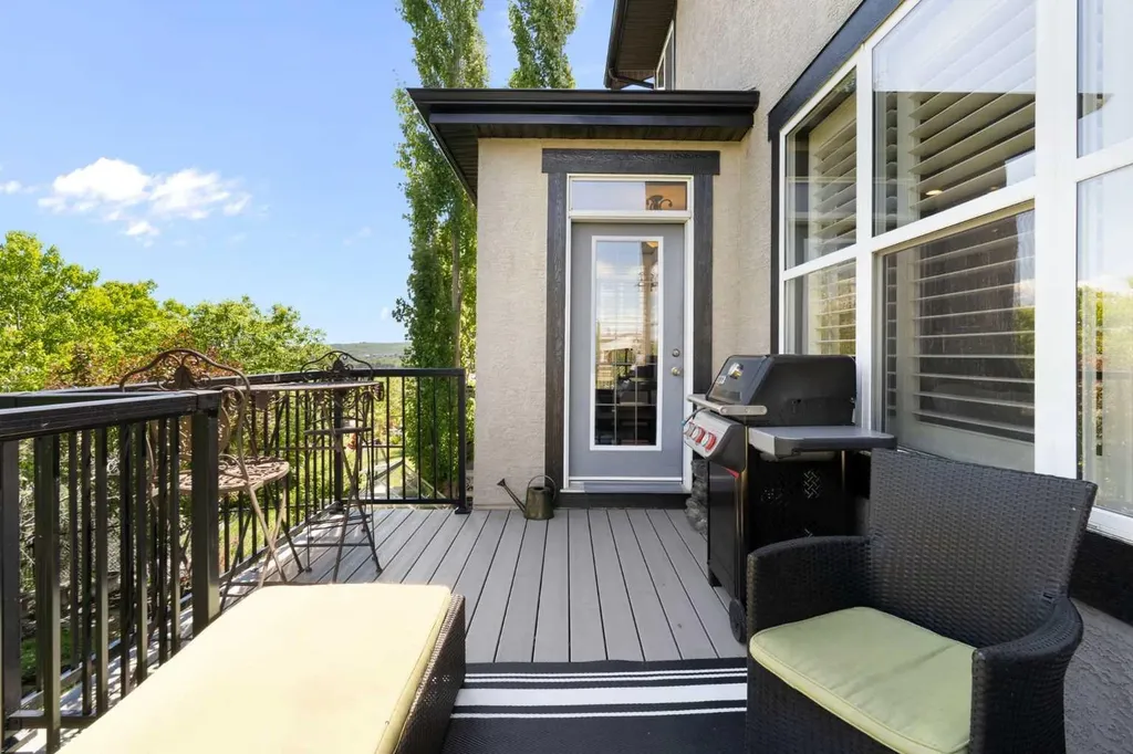 382 Tuscany Ravine Road NW Calgary AB T3L 3A9