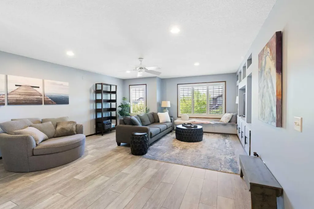 382 Tuscany Ravine Road NW Calgary AB T3L 3A9