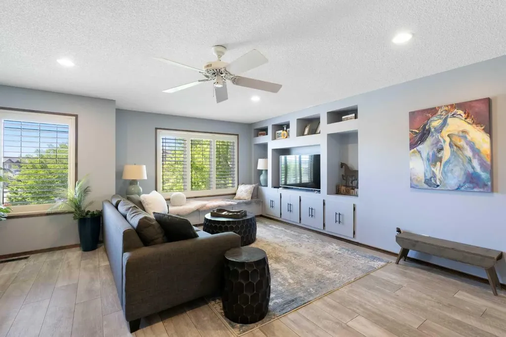 382 Tuscany Ravine Road NW Calgary AB T3L 3A9