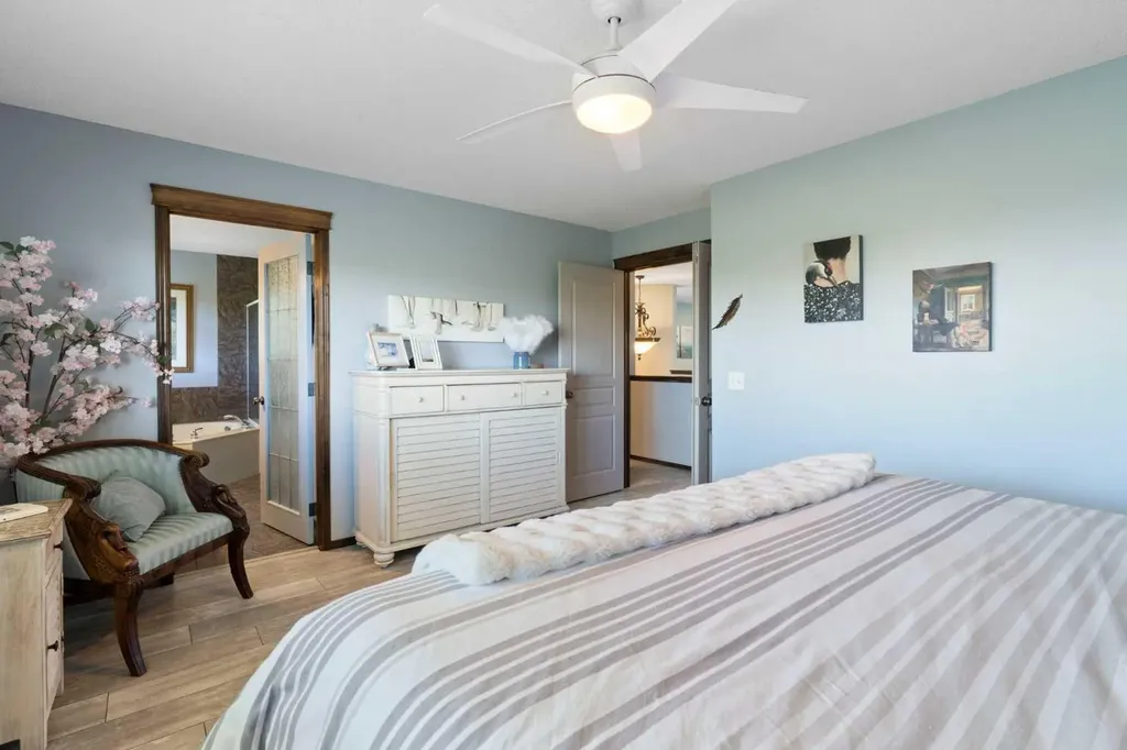 382 Tuscany Ravine Road NW Calgary AB T3L 3A9