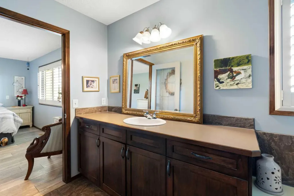 382 Tuscany Ravine Road NW Calgary AB T3L 3A9
