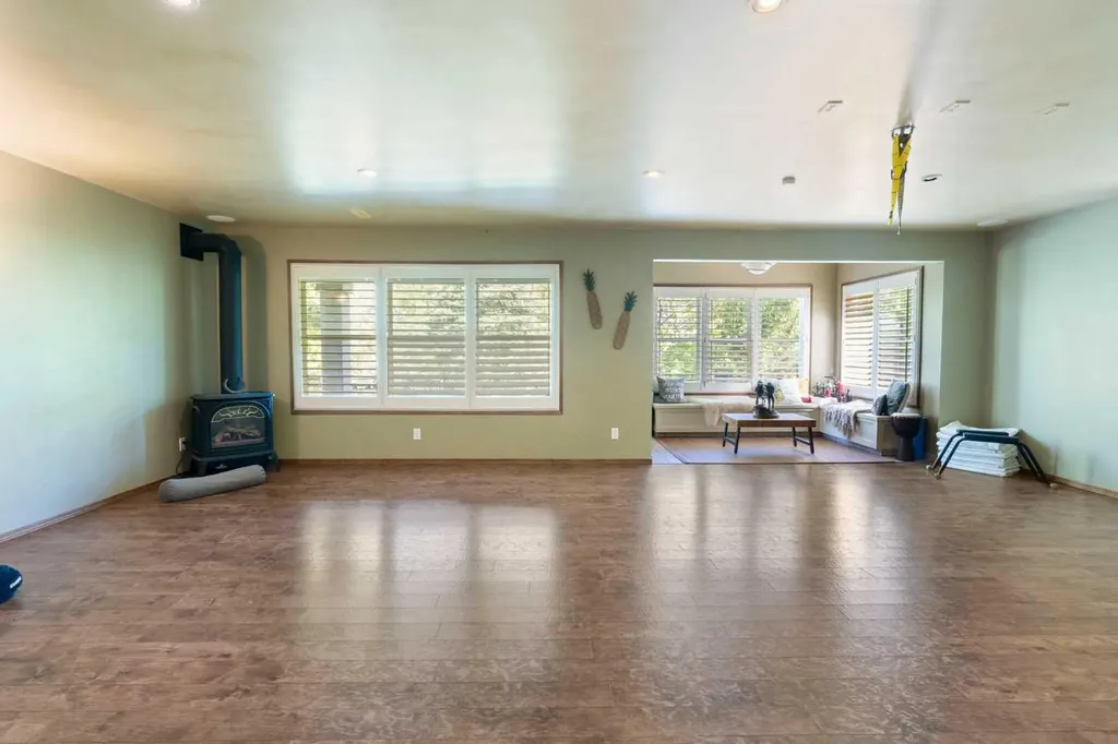 382 Tuscany Ravine Road NW Calgary AB T3L 3A9