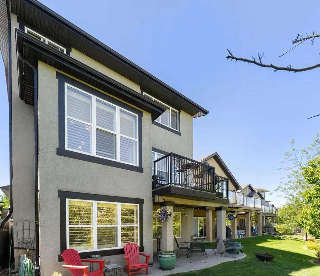 382 Tuscany Ravine Road NW Calgary AB T3L 3A9