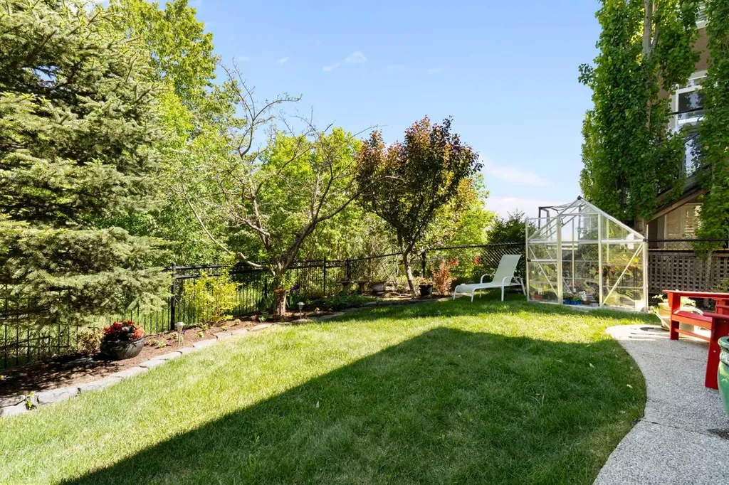 382 Tuscany Ravine Road NW Calgary AB T3L 3A9