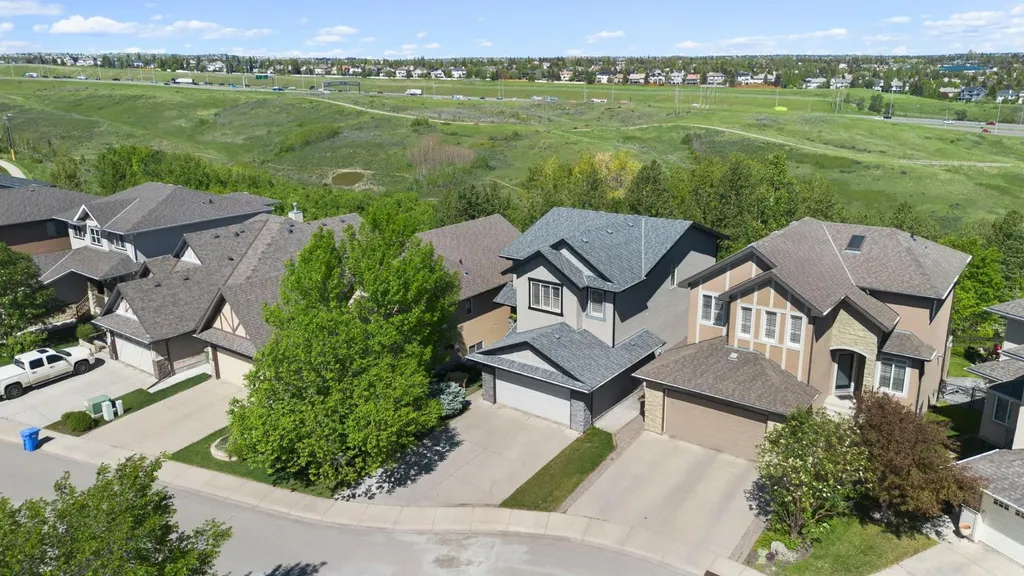 382 Tuscany Ravine Road NW Calgary AB T3L 3A9