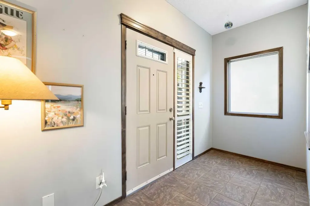 382 Tuscany Ravine Road NW Calgary AB T3L 3A9