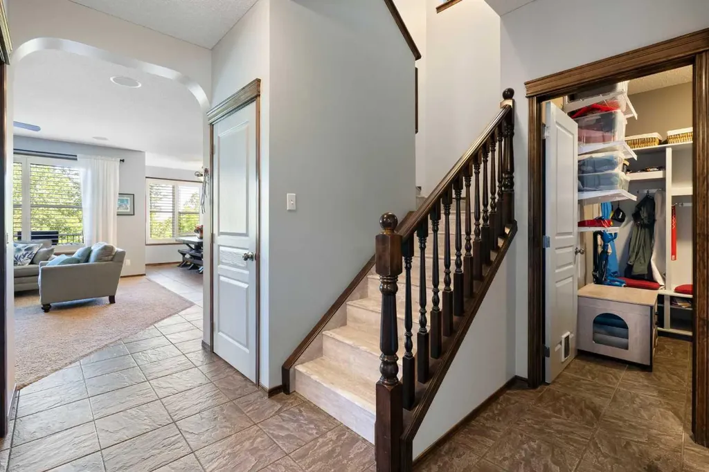 382 Tuscany Ravine Road NW Calgary AB T3L 3A9