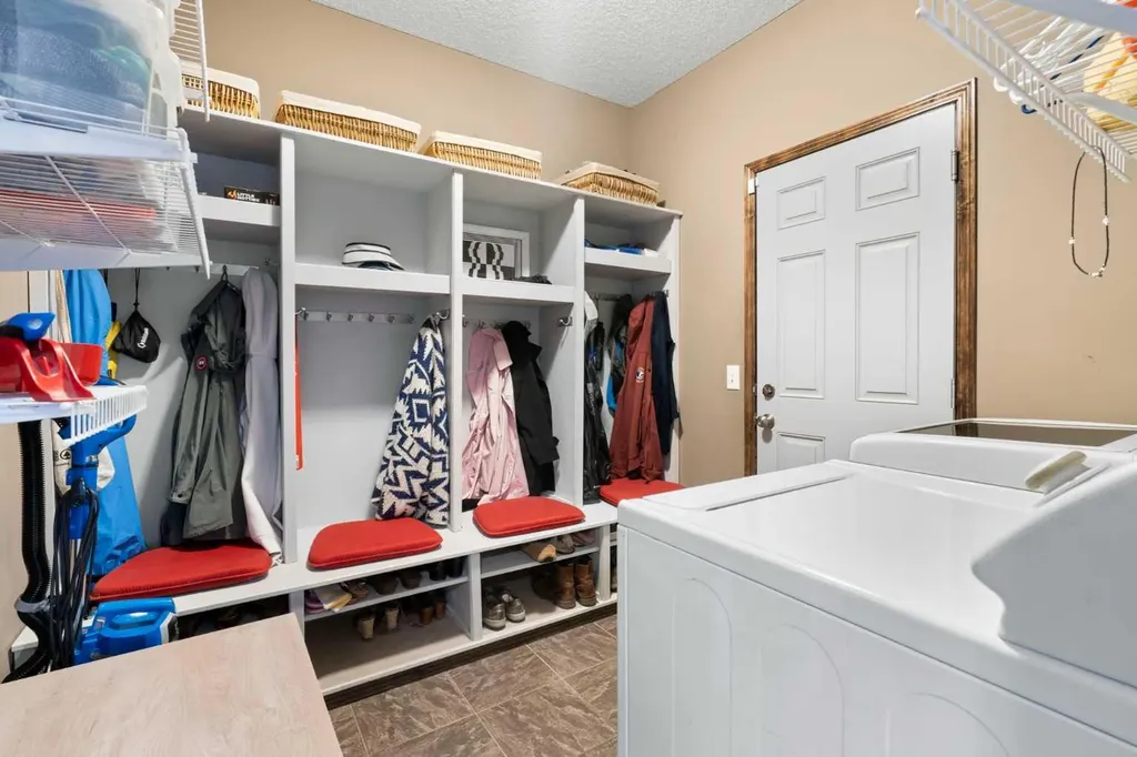382 Tuscany Ravine Road NW Calgary AB T3L 3A9