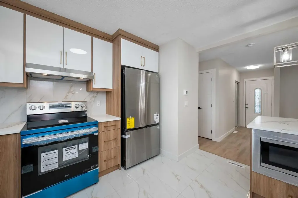 5023 Marlborough Drive NE Calgary AB T2A 2Z7