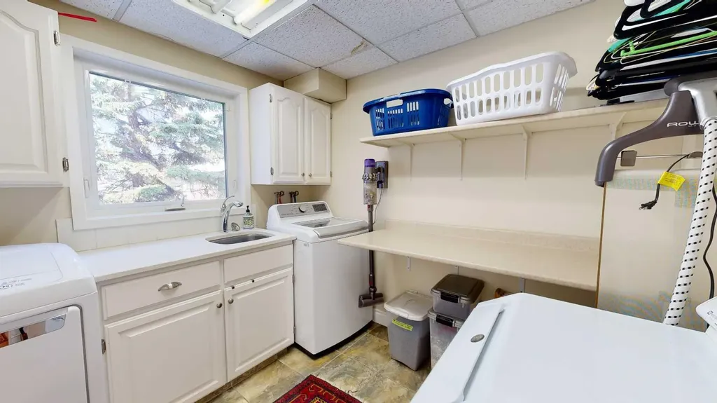 5218 57 Street Stettler AB T0C 2L0