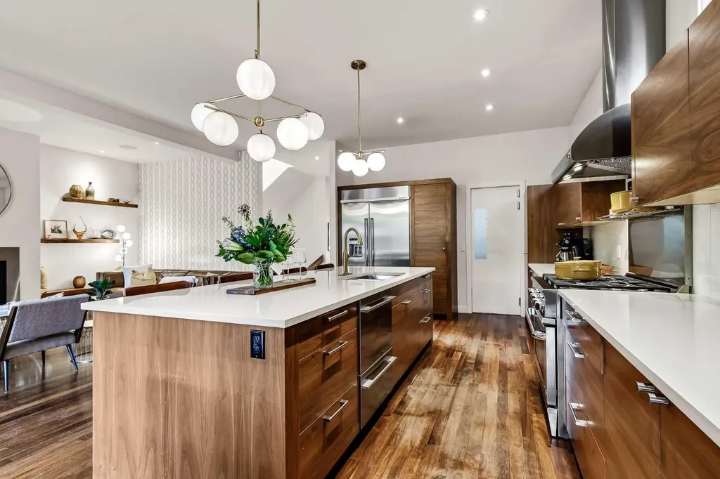 2330 7 Avenue NW Calgary AB T2N 1A2