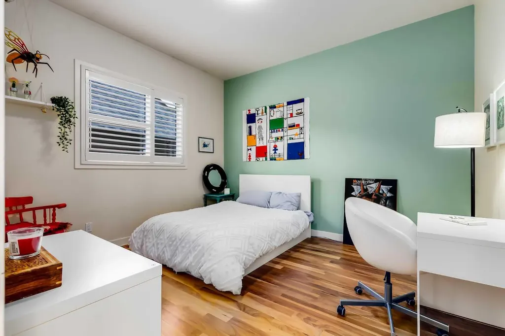 2330 7 Avenue NW Calgary AB T2N 1A2
