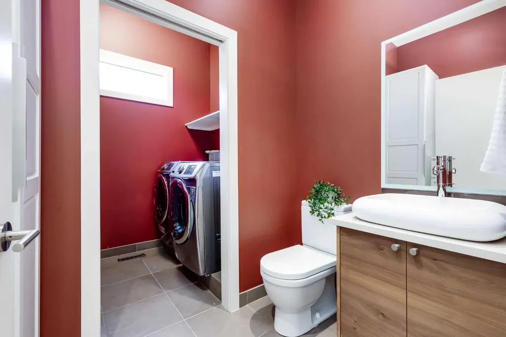 2330 7 Avenue NW Calgary AB T2N 1A2