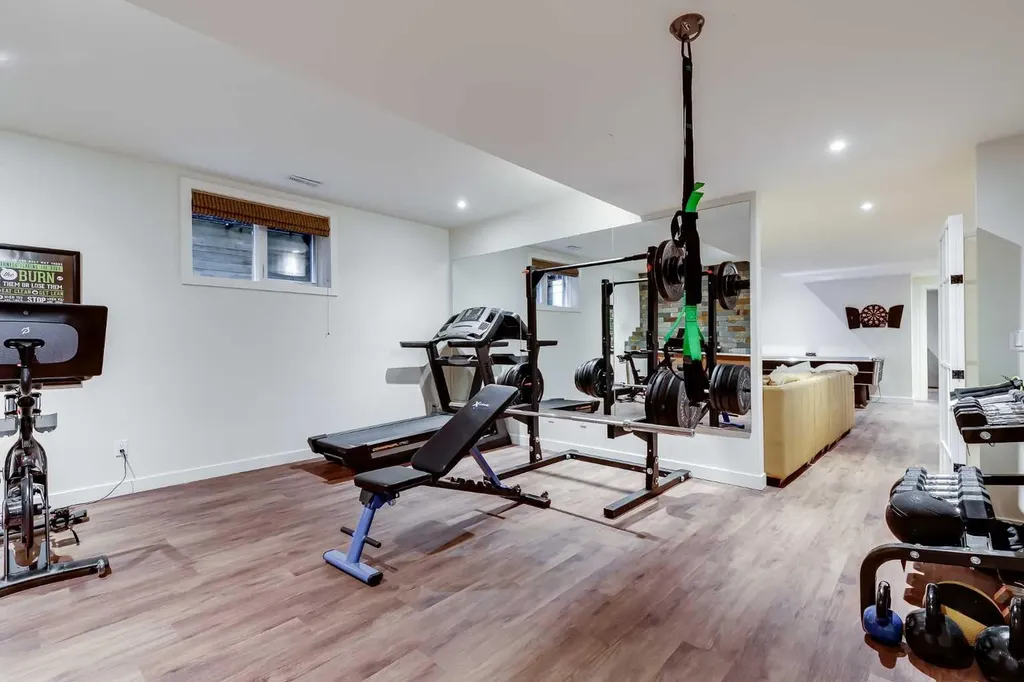 2330 7 Avenue NW Calgary AB T2N 1A2