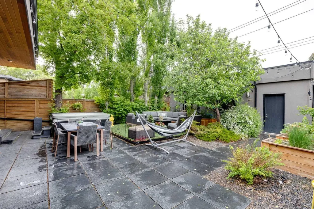 2330 7 Avenue NW Calgary AB T2N 1A2