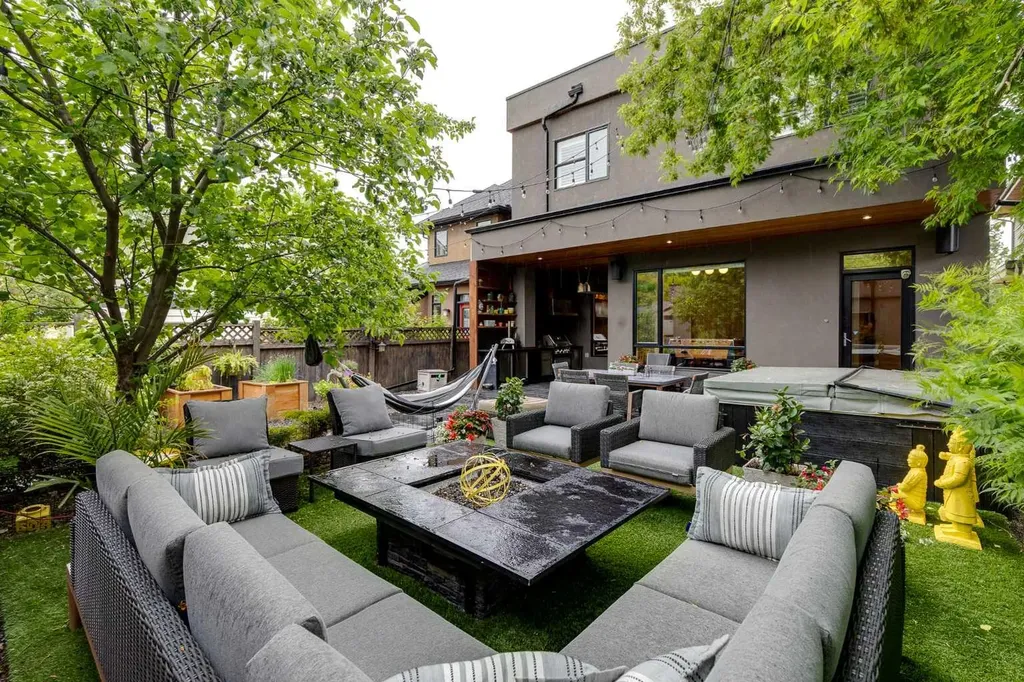 2330 7 Avenue NW Calgary AB T2N 1A2