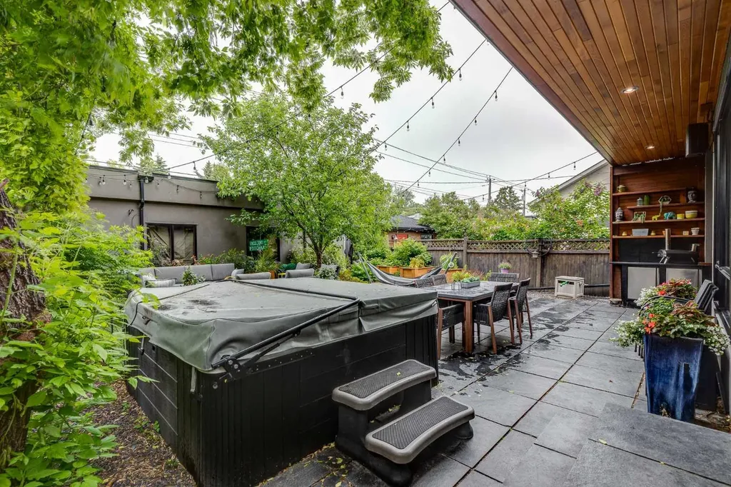 2330 7 Avenue NW Calgary AB T2N 1A2
