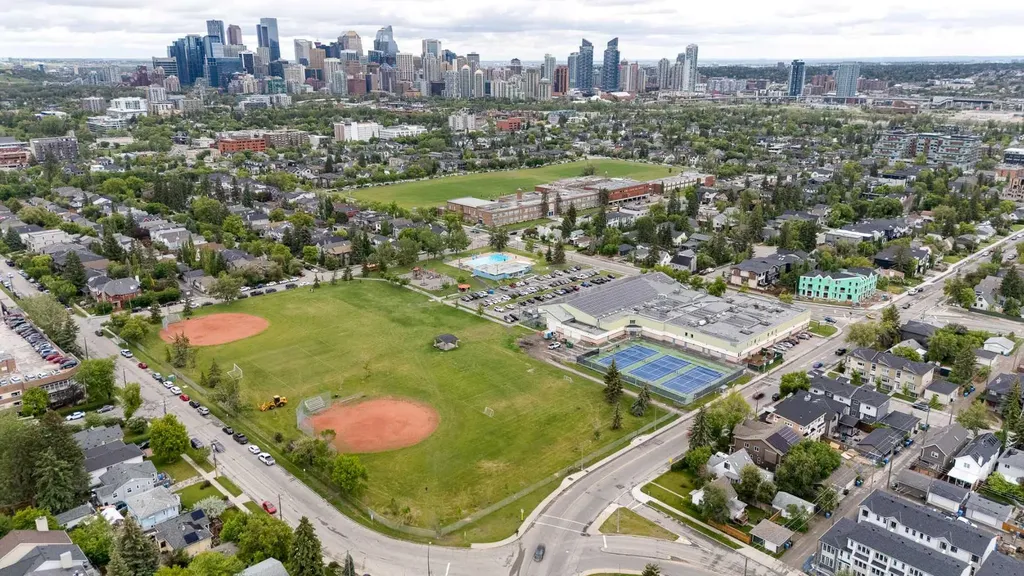 2330 7 Avenue NW Calgary AB T2N 1A2
