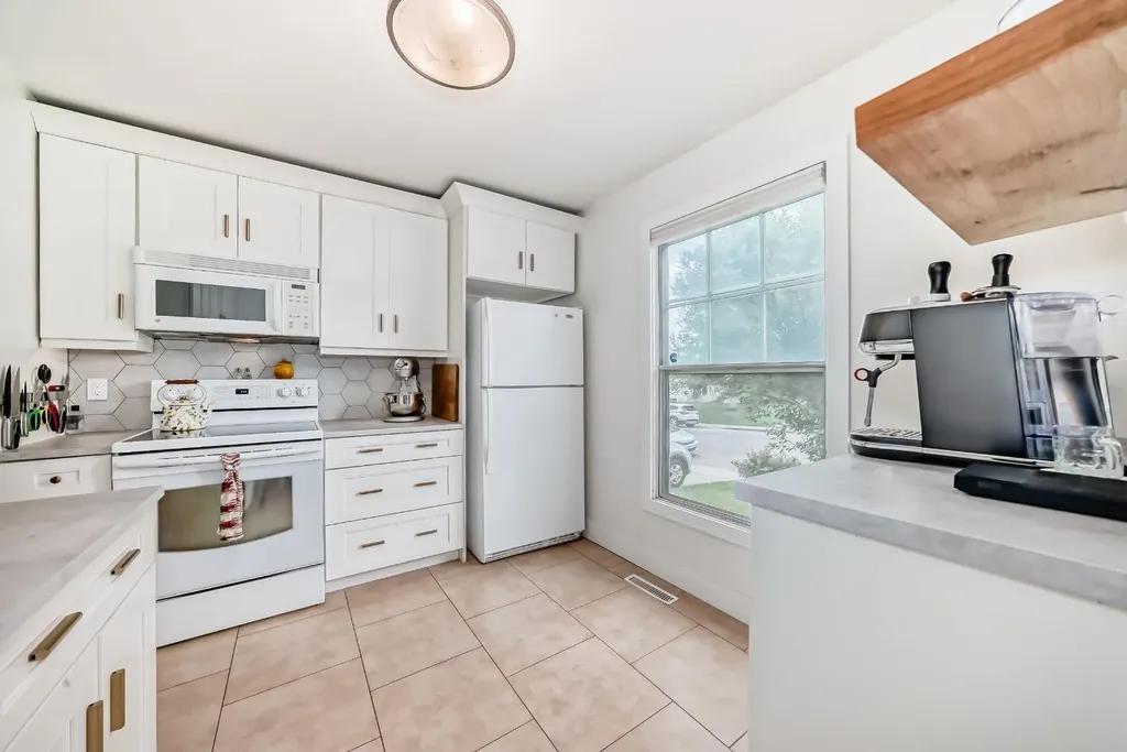 11169 Sacramento Drive SW Calgary AB T2W 0J6