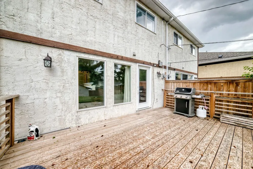 11169 Sacramento Drive SW Calgary AB T2W 0J6