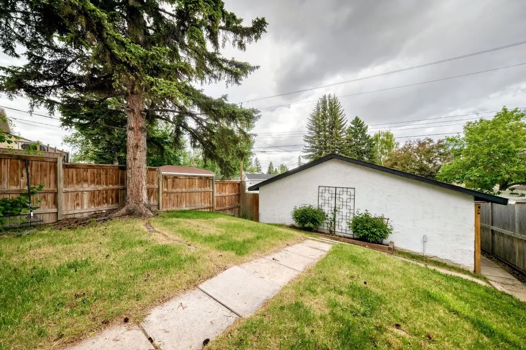 11169 Sacramento Drive SW Calgary AB T2W 0J6