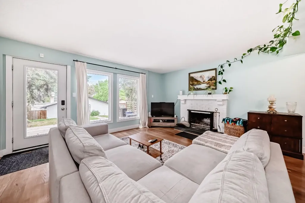 11169 Sacramento Drive SW Calgary AB T2W 0J6