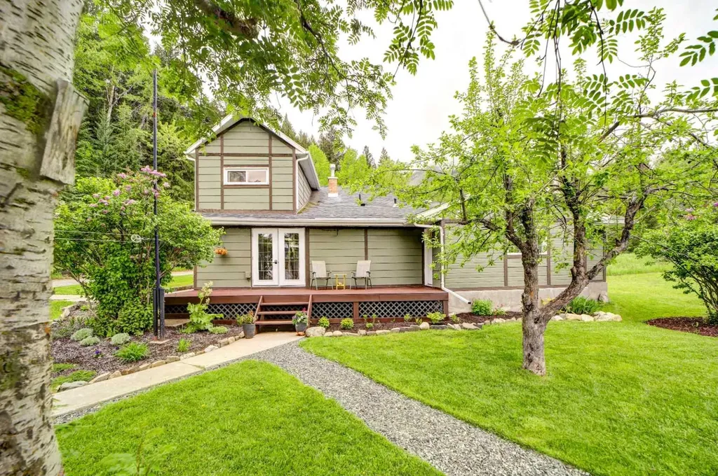 22925 4 Avenue Hillcrest AB T0K 1C0