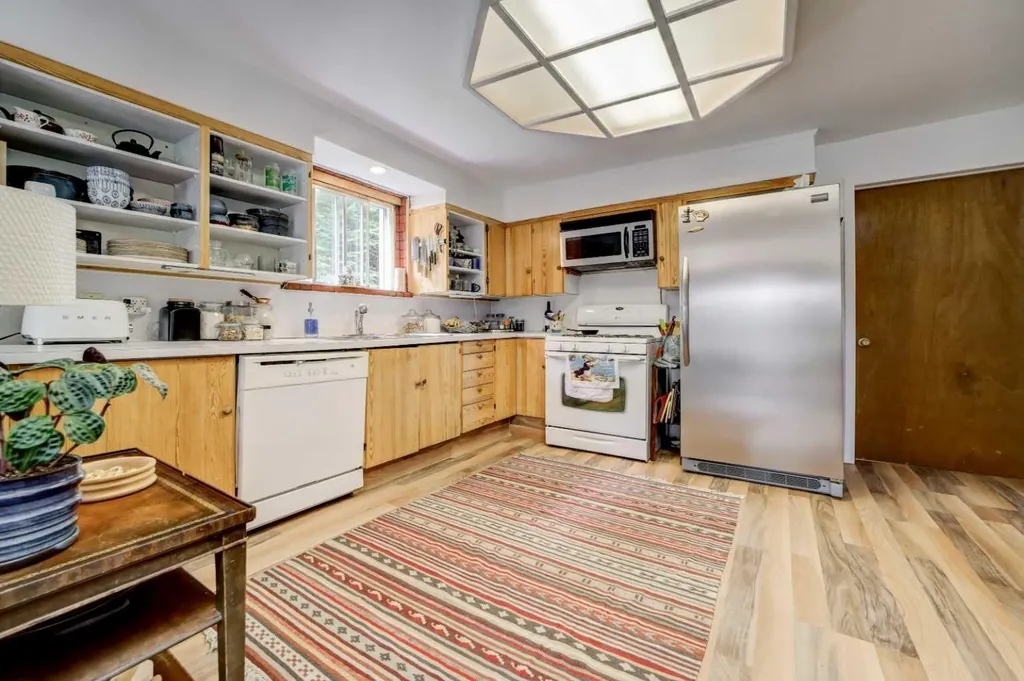 22925 4 Avenue Hillcrest AB T0K 1C0