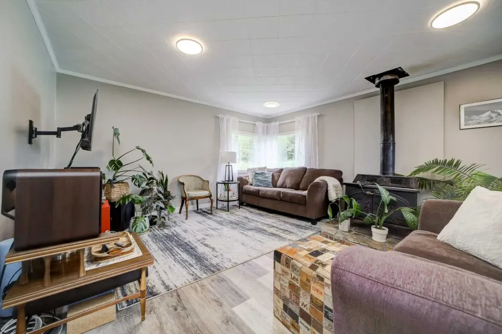 22925 4 Avenue Hillcrest AB T0K 1C0