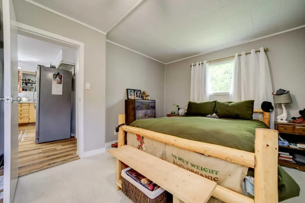 22925 4 Avenue Hillcrest AB T0K 1C0