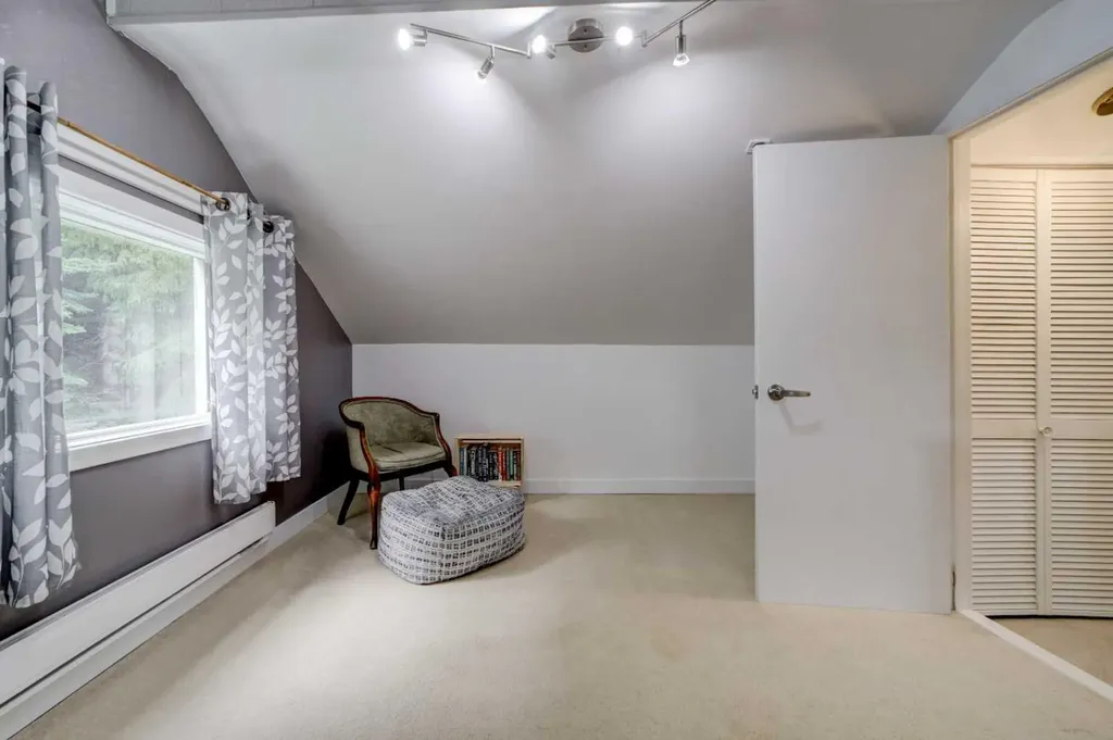 22925 4 Avenue Hillcrest AB T0K 1C0